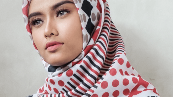 Tetap Tertutup dan Manis, Ini Tips Padu-padan Hijab Syar’i